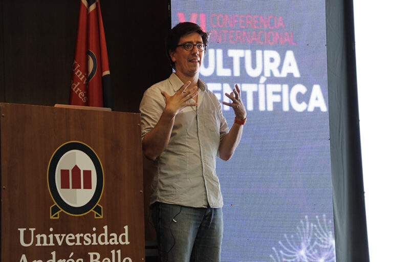“El computador nos puede ayudar a ser mejores, pero hay que cuidar no traspasarle nuestros sesgos”